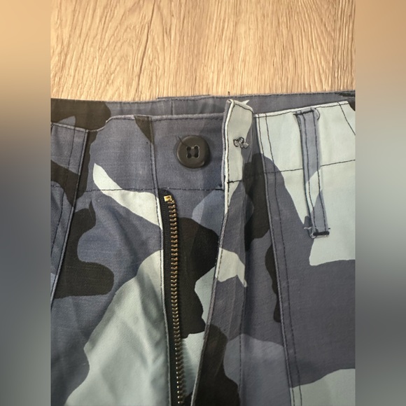 Urban Outfitters Blue Camo Pants (Size 30) - Picture 5 of 9